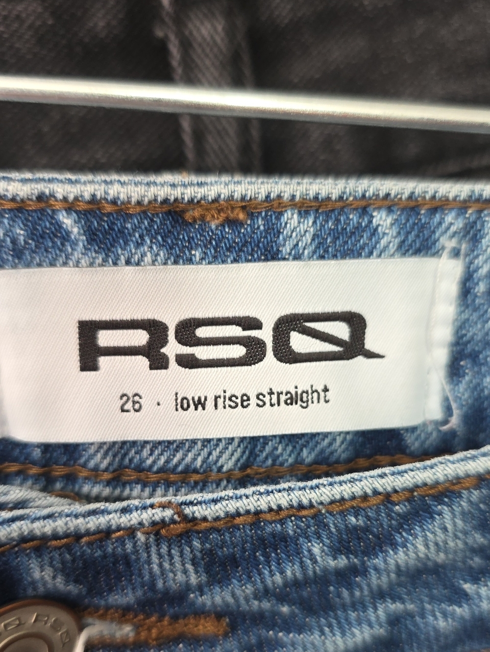 RSQ size 26 low rise Blue Straight Leg Jeans Classic Style Pants - Picture 6 of 6